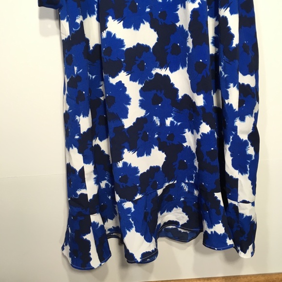 BANANA REPUBLIC WRAP FLORAL DRESS - Picture 11 of 16